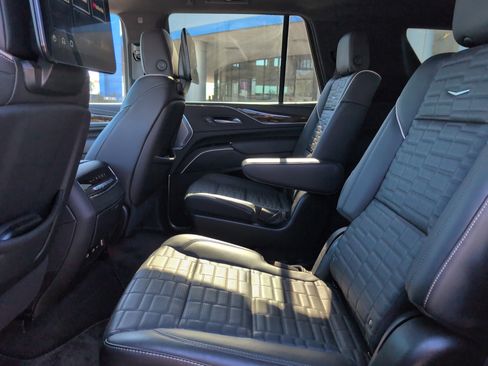 Certified 2024 Cadillac Escalade Sport Platinum image 33