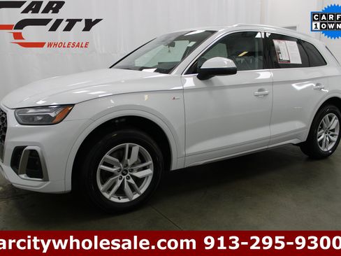 Used 2022 Audi Q5 2.0T Premium w/ Convenience Package image 1