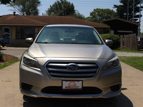 Used 2017 Subaru Legacy 2.5i Premium AWD/4WD image 3