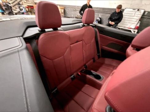 Used 2025 BMW 440i xDrive Convertible w/ Premium Package image 28