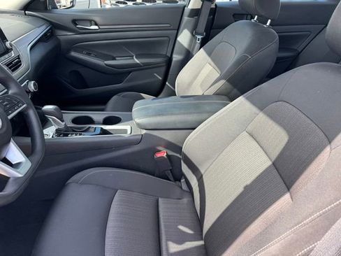 Used 2025 Nissan Altima 2.5 SV image 11