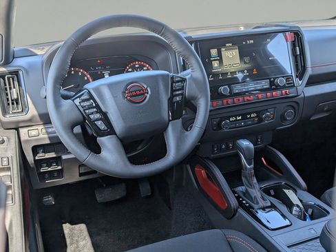 Used 2025 Nissan Frontier PRO-4X w/ Pro Convenience Package AWD/4WD image 15