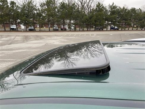 Used 2021 Toyota Sienna Platinum image 12