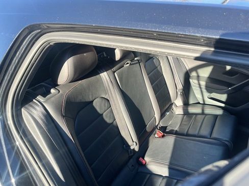 Used 2019 Volkswagen GTI SE image 23