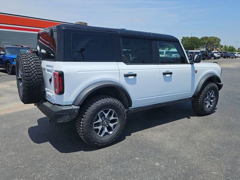 New 2025 Ford Bronco Badlands image 13