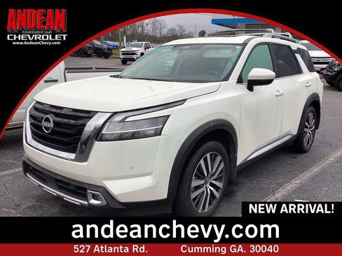 Used 2022 Nissan Pathfinder Platinum image 1