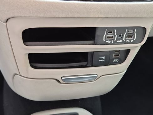 Used 2022 Chrysler Pacifica Touring-L FWD image 30