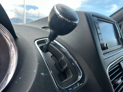 Used 2019 Dodge Grand Caravan SXT FWD image 16