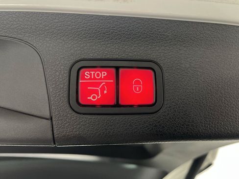 Used 2023 Mercedes-Benz GLS 450 4MATIC image 35