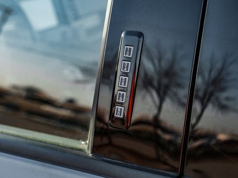 Used 2018 Ford F150 Raptor w/ Equipment Group 802A Luxury image 45