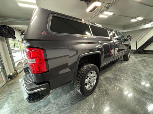 Used 2016 GMC Sierra 2500 SLT w/ Duramax Plus Package AWD/4WD image 9