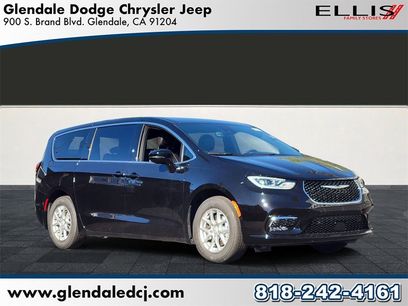 New 2026 Chrysler Pacifica Select