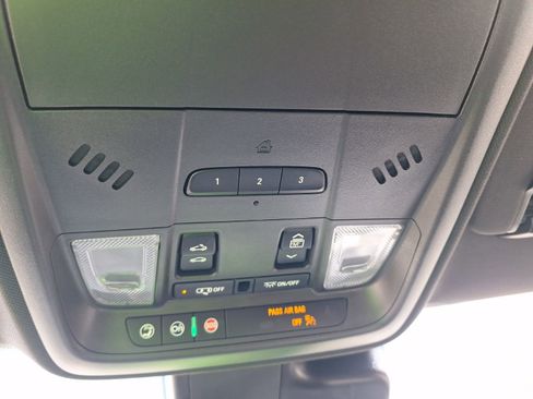 Used 2023 Cadillac XT4 Premium Luxury FWD image 27