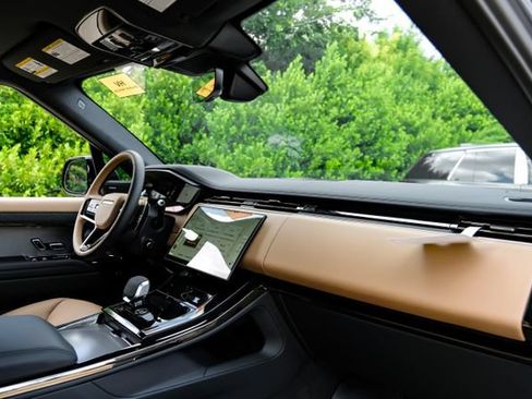 New 2026 Land Rover Range Rover Sport Dynamic SE AWD/4WD image 15