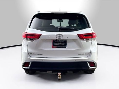 Used 2019 Toyota Highlander Limited image 11