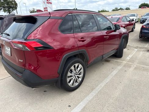 Used 2025 Toyota RAV4 XLE Premium FWD image 4