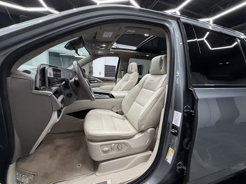 Used 2024 Cadillac Escalade Sport Platinum image 17