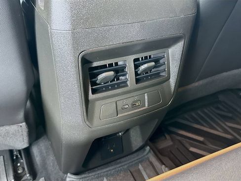 Used 2024 GMC Canyon AT4 w/ AT4 Premium Package AWD/4WD image 28