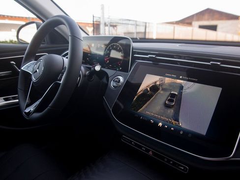 Certified 2025 Mercedes-Benz E 350 4MATIC Sedan image 31