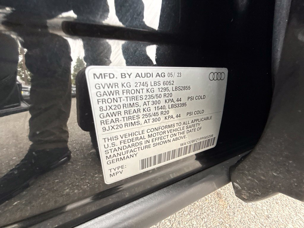 Used 2023 Audi Q4 e-tron Premium Plus w/ Premium Plus AWD/4WD image 17