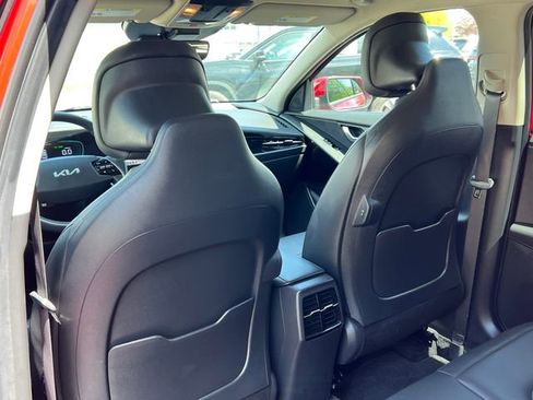 Used 2023 Kia Niro EX FWD image 30