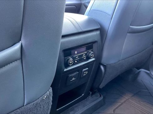 Certified 2021 Chevrolet Traverse Premier w/ LPO, Floor Liner Package image 34