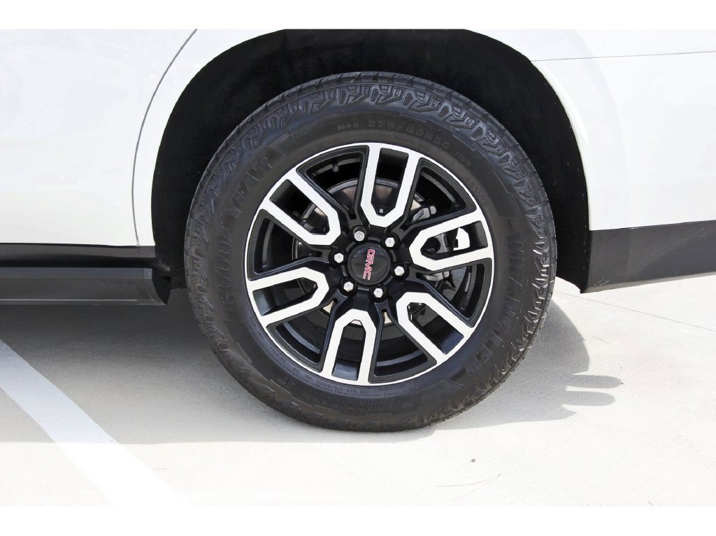 Used 2024 GMC Yukon AT4 w/ AT4 Premium Plus Package AWD/4WD image 37