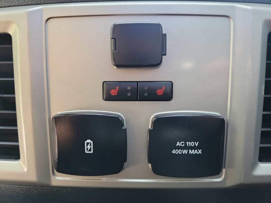 Used 2019 Ford F150 Lariat w/ Equipment Group 502A Luxury AWD/4WD image 16