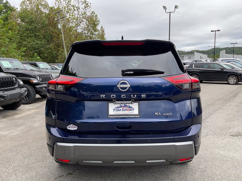 Used 2026 Nissan Rogue SL AWD/4WD image 5