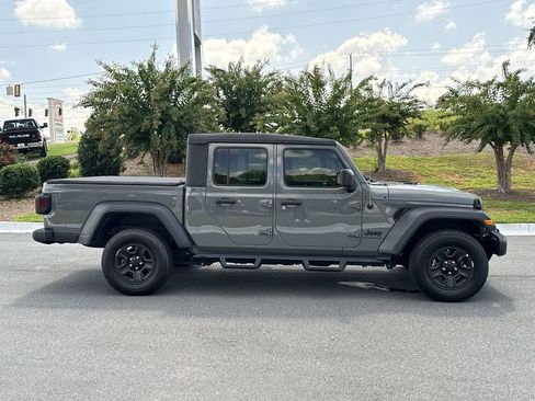Used 2023 Jeep Gladiator Sport image 6