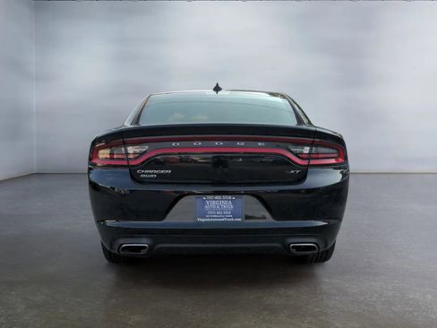 Used 2017 Dodge Charger SXT image 9