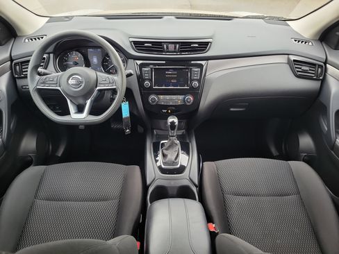 Used 2022 Nissan Rogue Sport S image 9