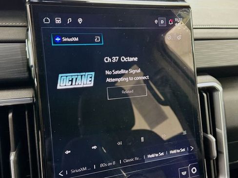 Used 2025 GMC Acadia Elevation image 17