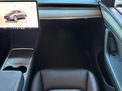 Used 2023 Tesla Model Y Long Range AWD/4WD image 25