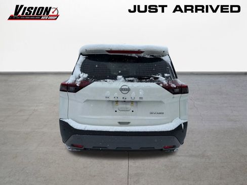Used 2023 Nissan Rogue SV image 4