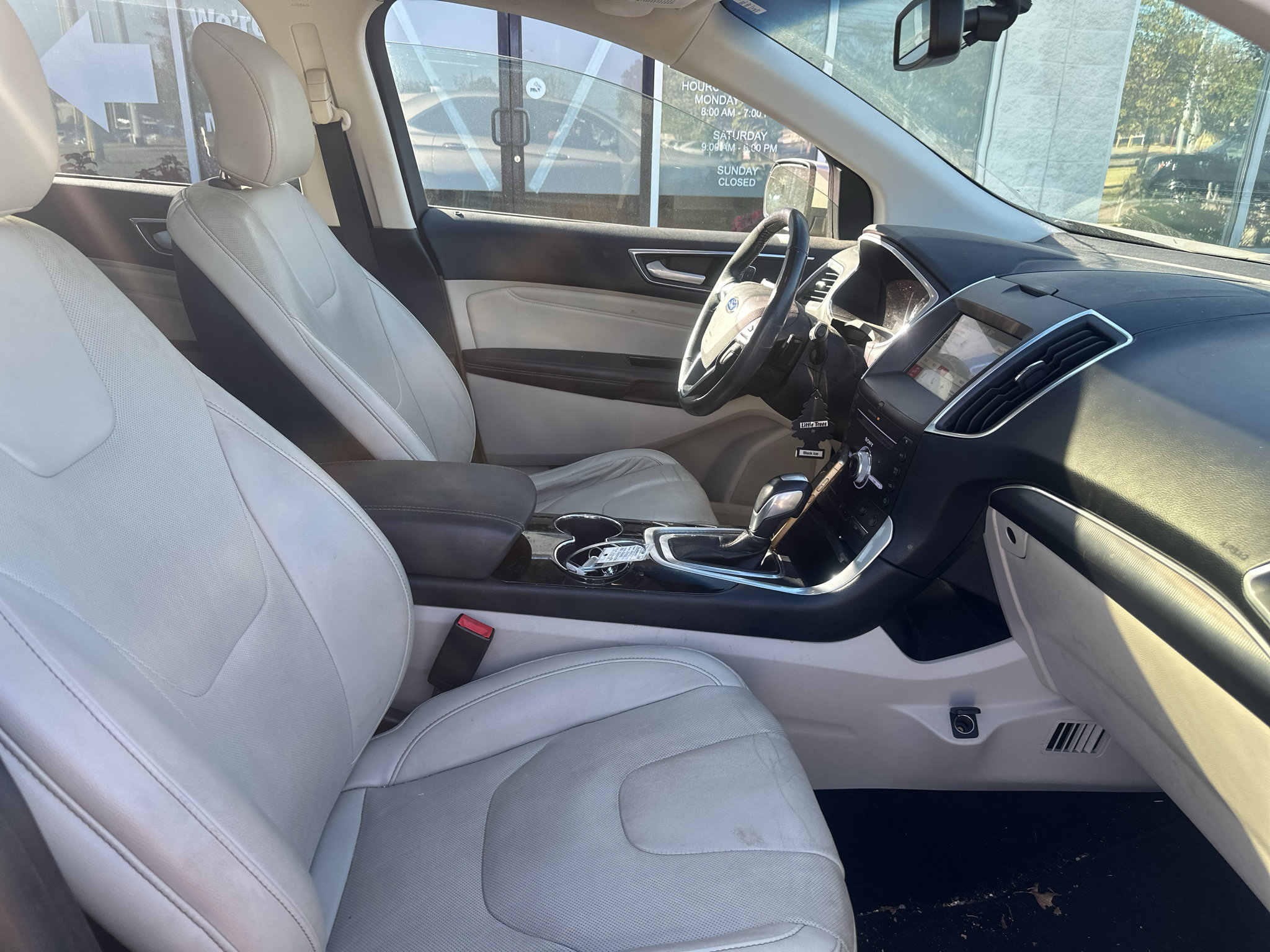 Used 2017 Ford Edge Titanium w/ Equipment Group 301A FWD image 10
