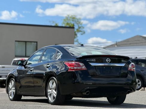 Used 2013 Nissan Altima 3.5 SV w/ Navigation Pkg FWD image 5