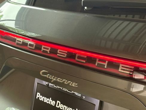 Used 2023 Porsche Cayenne AWD/4WD image 13