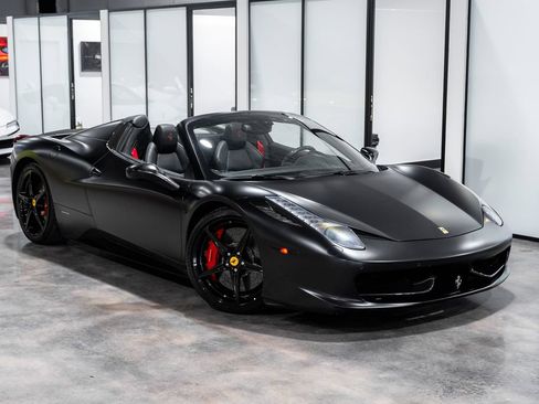 Used 2012 Ferrari 458 Spider RWD image 5