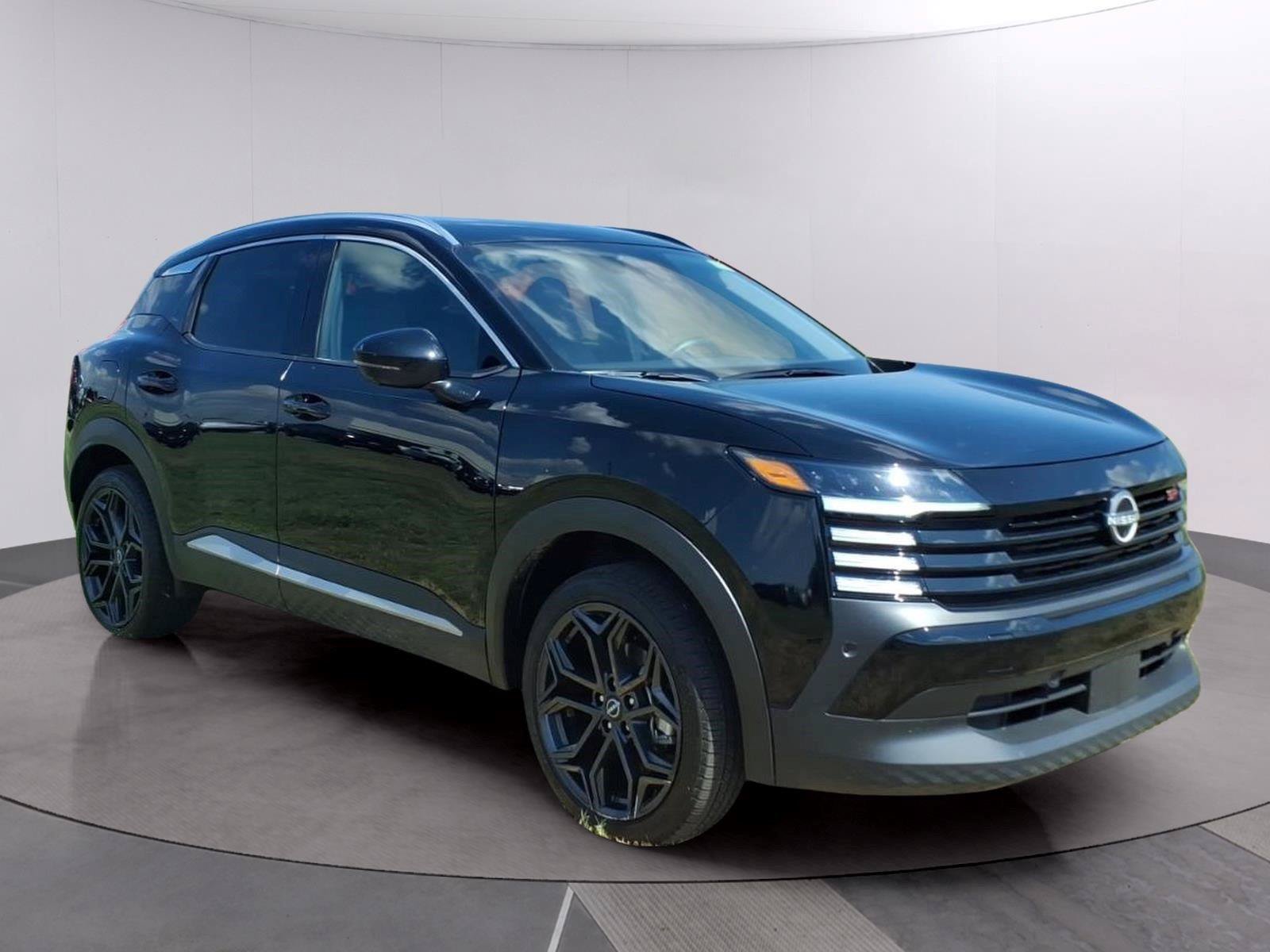 Used 2026 Nissan Kicks SR AWD/4WD image 7