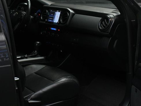 Used 2021 Toyota Tacoma TRD Sport w/ TRD Premium Sport Package AWD/4WD image 39