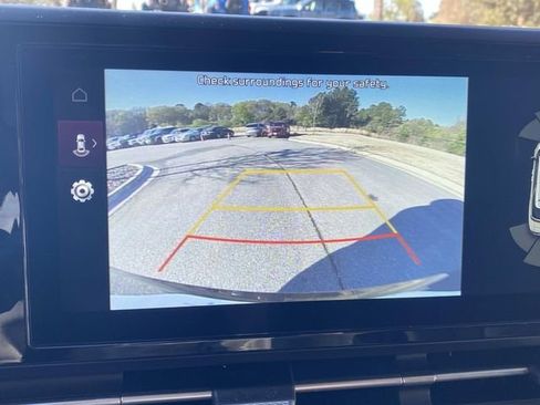 Used 2024 Kia Carnival EX image 26