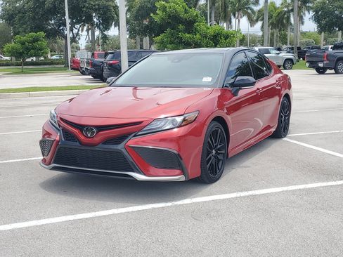 Used 2024 Toyota Camry XSE FWD image 7
