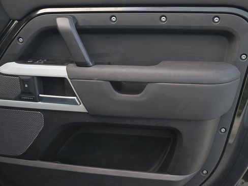 Used 2021 Land Rover Defender 110 SE image 20