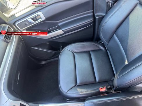 Used 2020 Ford Explorer XLT w/ Equipment Group 202A RWD image 22