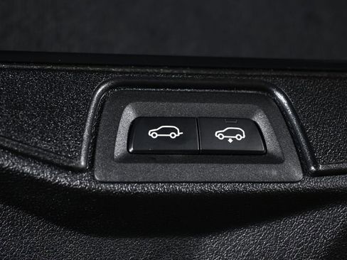 Certified 2025 BMW X5 xDrive50e w/ M Sport Package image 40