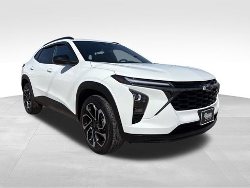 Certified 2024 Chevrolet Trax RS w/ Sunroof Package image 8