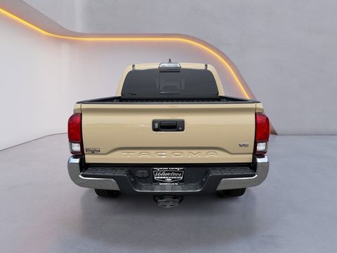 Used 2019 Toyota Tacoma SR5 RWD image 4