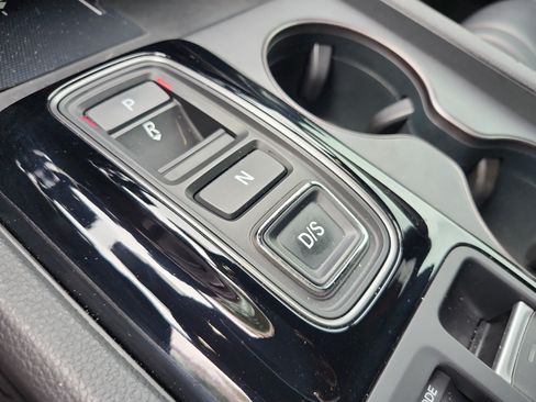 Used 2024 Honda Pilot TrailSport image 15