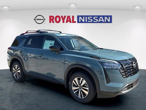 New 2026 Nissan Pathfinder SL FWD image 1
